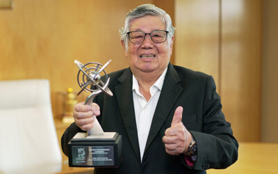 Ang Ken Choon of Pilot Construction Sdn Bhd receives the Master Entrepreneur Award at the Asia Pacific Enterprise Awards 2021 Regional Edition